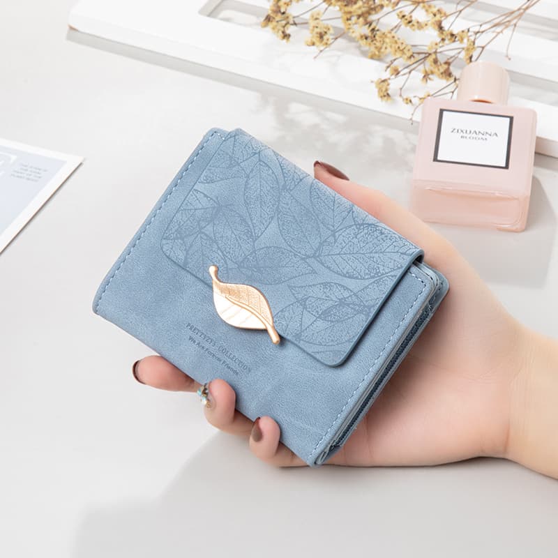 リーフ金具付き型押しレディース二つ折り財布